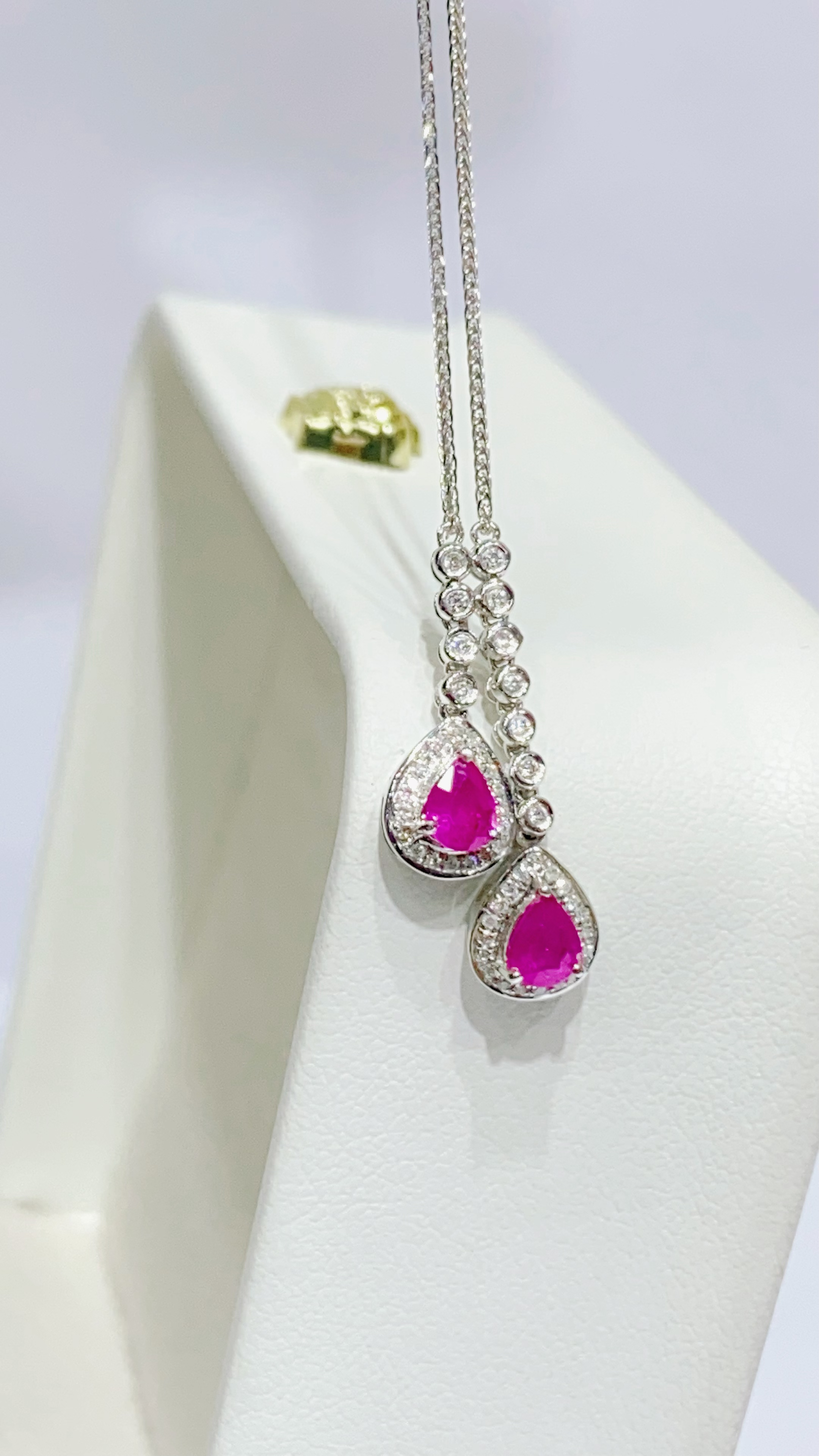 18K金镶嵌红宝石项链两颗款