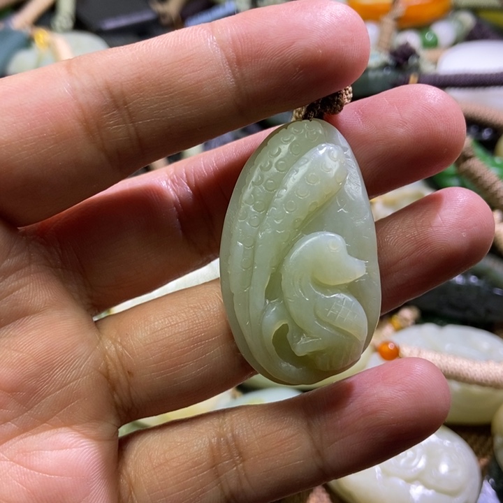 和田玉未镶嵌颈饰