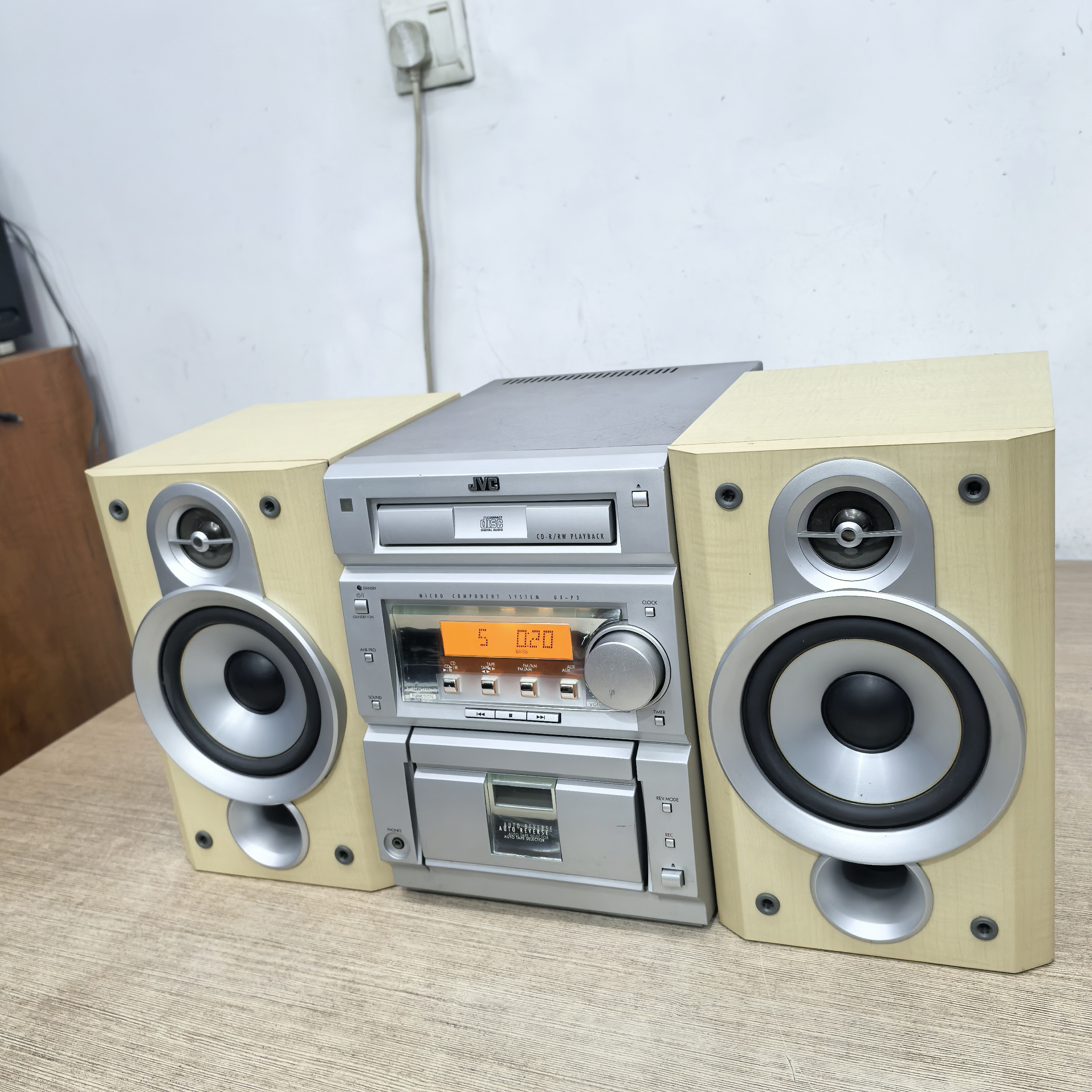 9新  JVC音响功能正常使用邮费自理