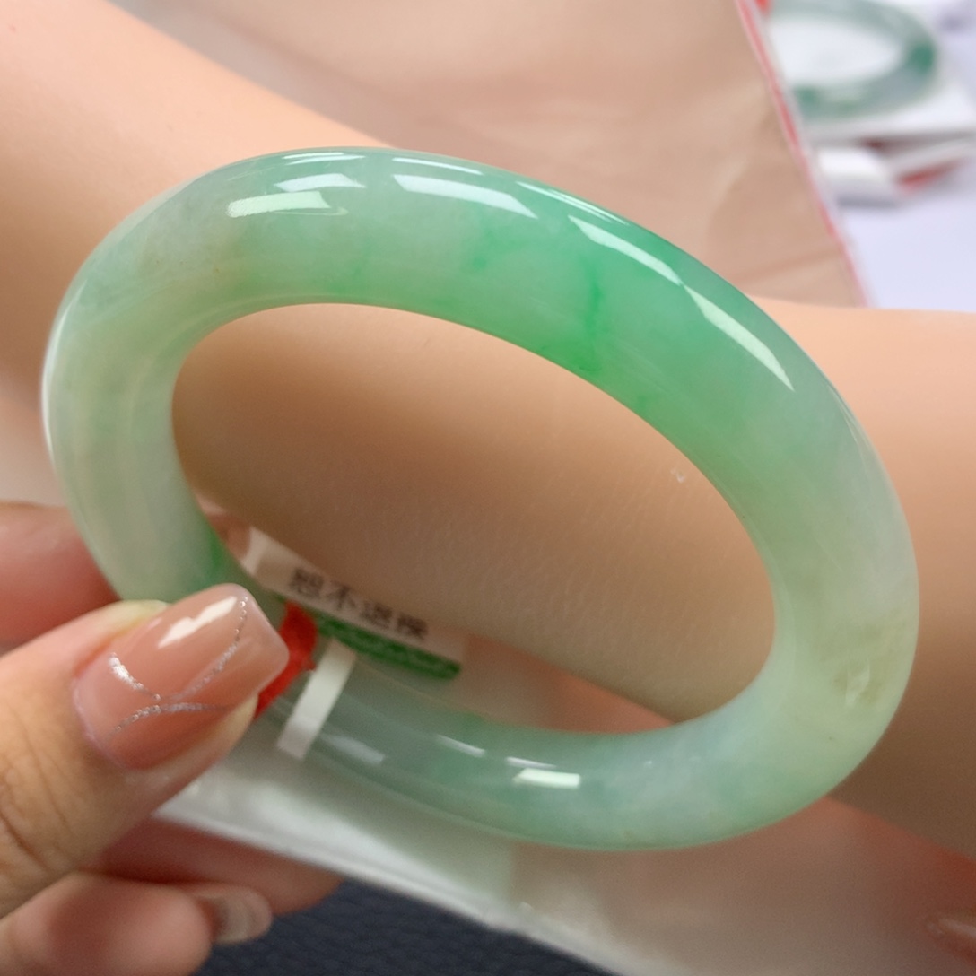 翡翠手镯未镶嵌缅甸天然翡翠手镯56圆