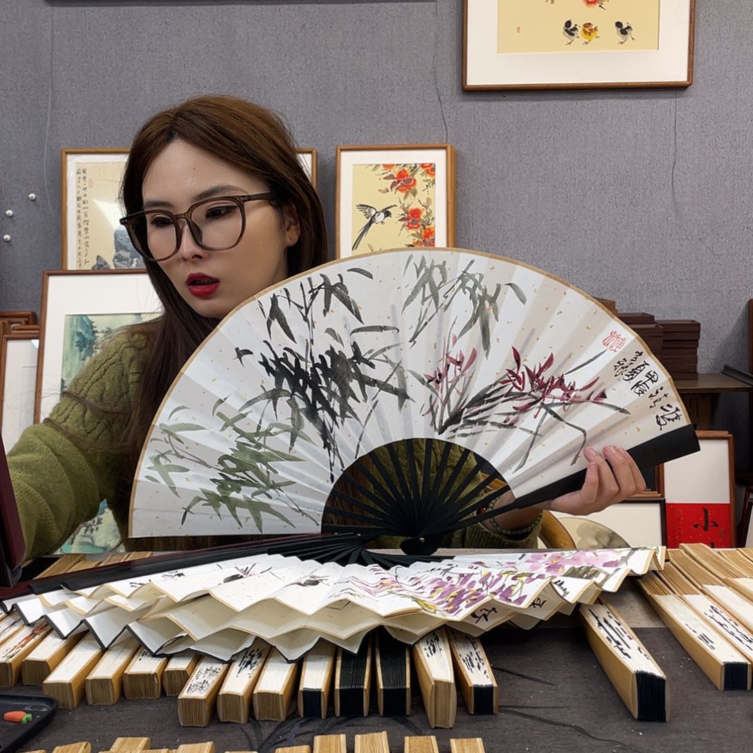 国画福利折扇带中玉扇骨（默认粘好发出）