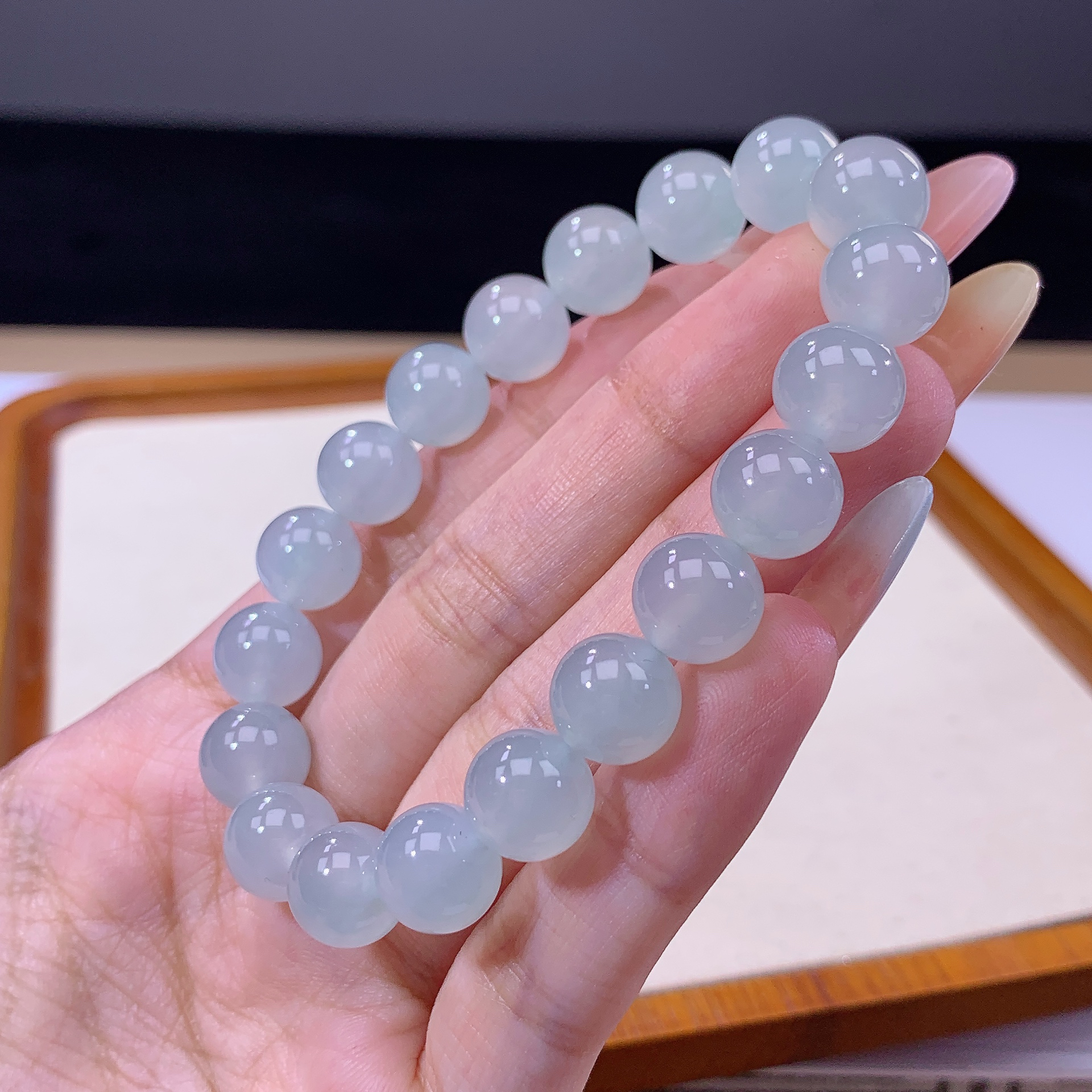 6.10-18-缅甸天然翡翠A货 女款冰晴底手串尺寸:10mm 19颗粒