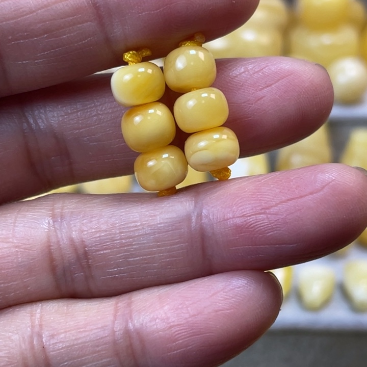 蜜蜡未镶嵌裸石28杂