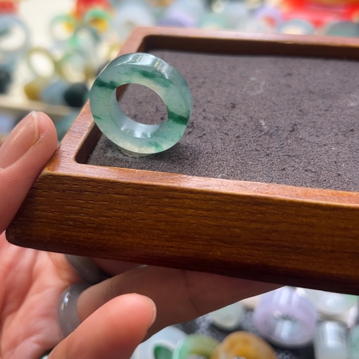 定制翡翠未镶嵌翡翠