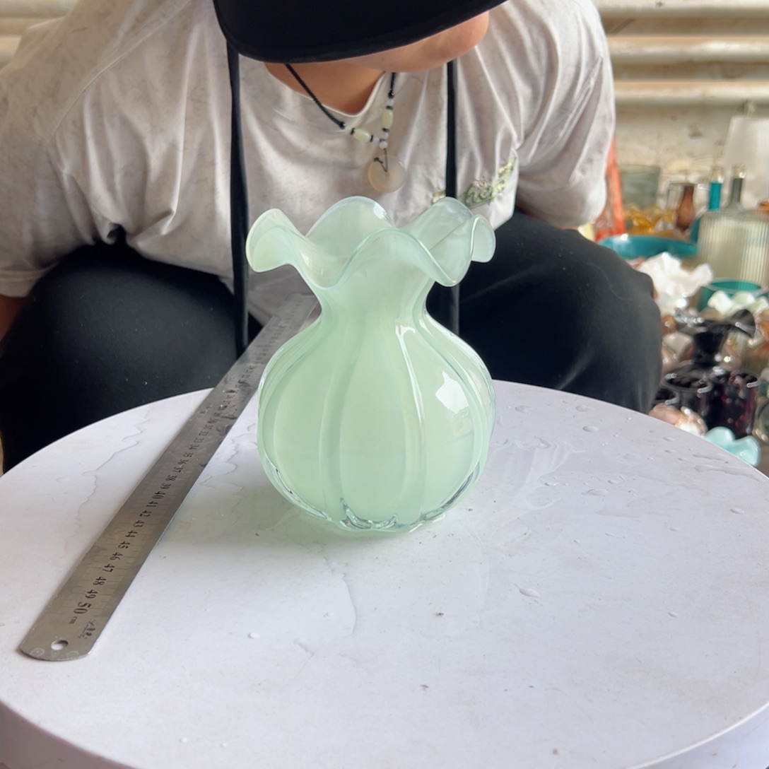 高度14绿色琉璃花器摆件微瑕