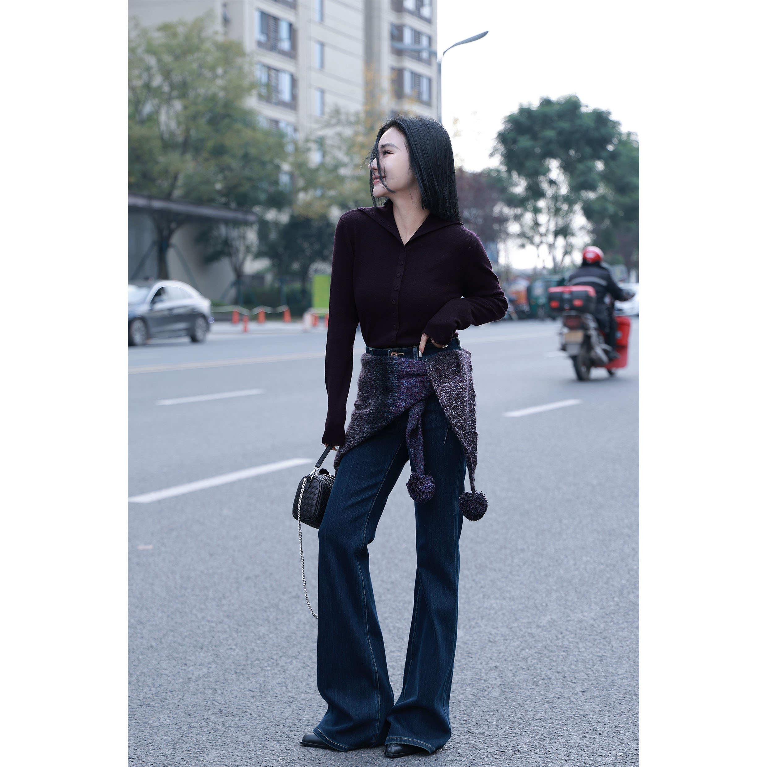 【妙妙精选】HUANGNAJI双扣加绒时尚气质设计感微喇牛仔裤X028