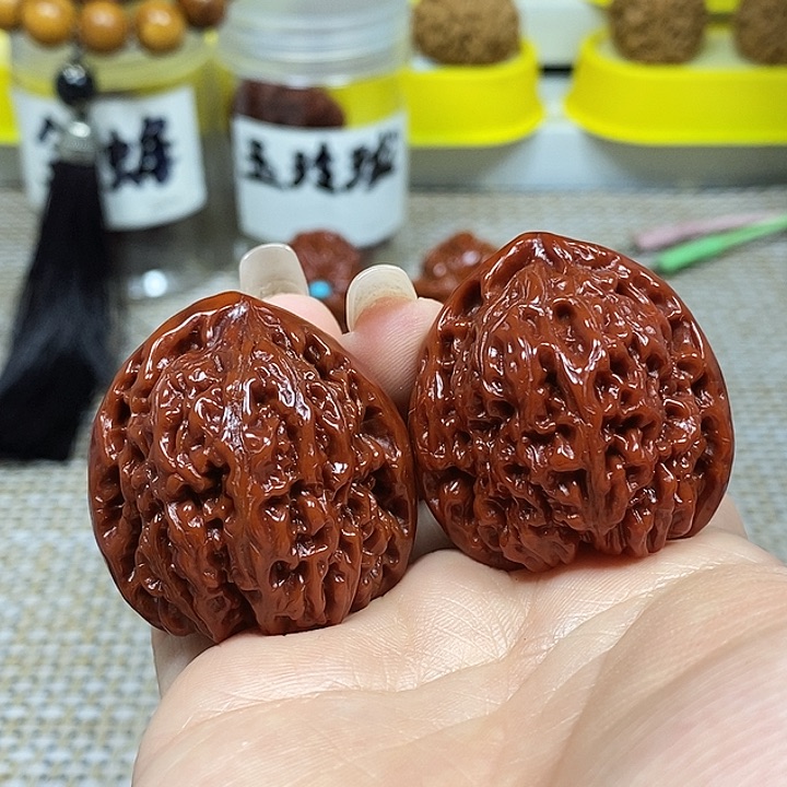 文玩核桃把件南疆石