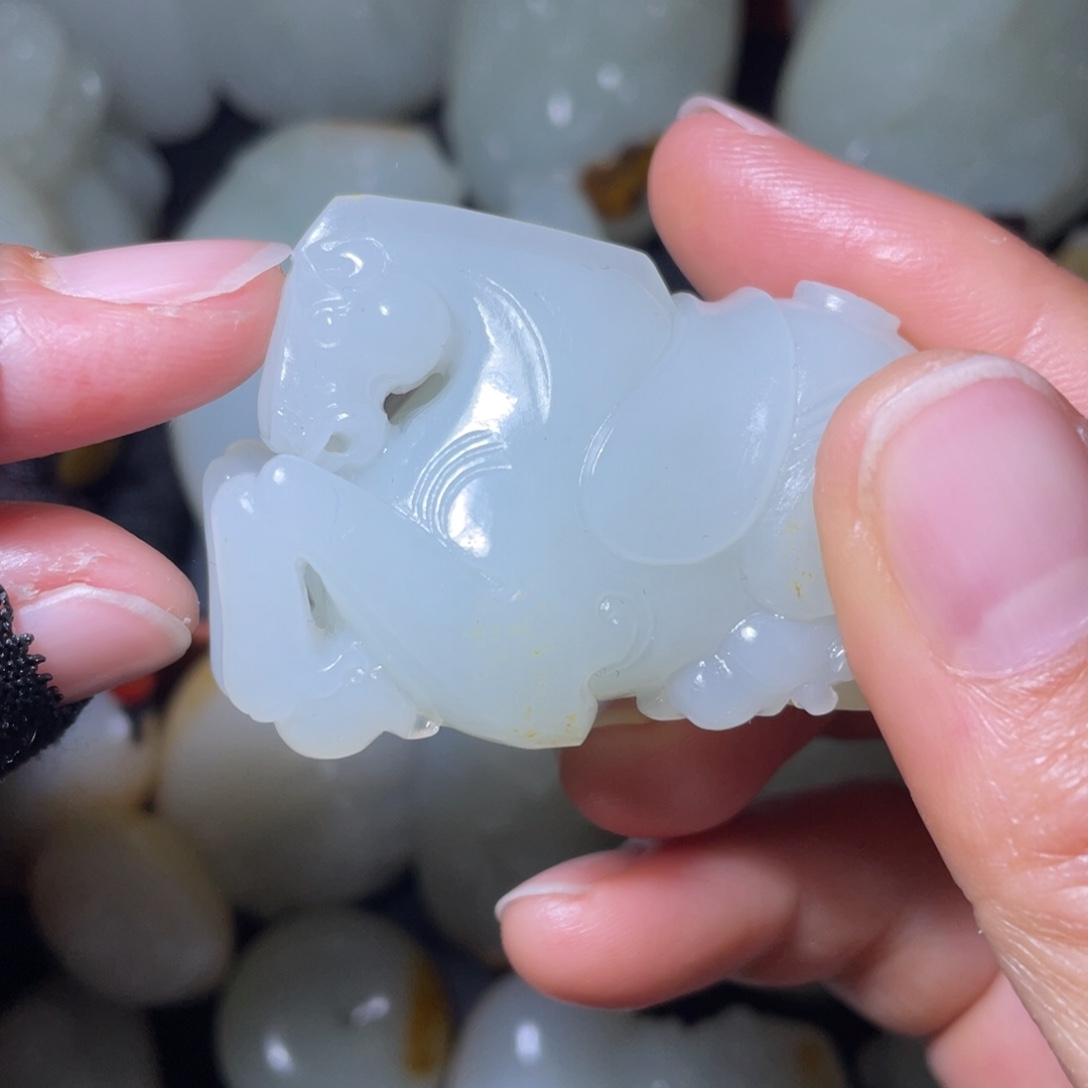 依***旧和田玉未镶嵌挂件