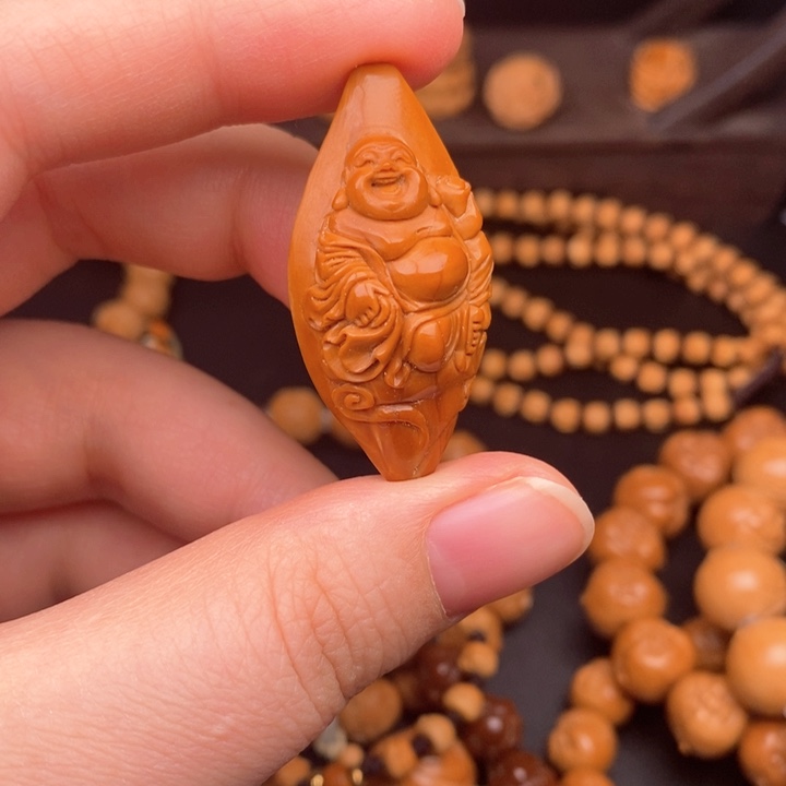 橄榄核吊坠鲨鱼背弥勒