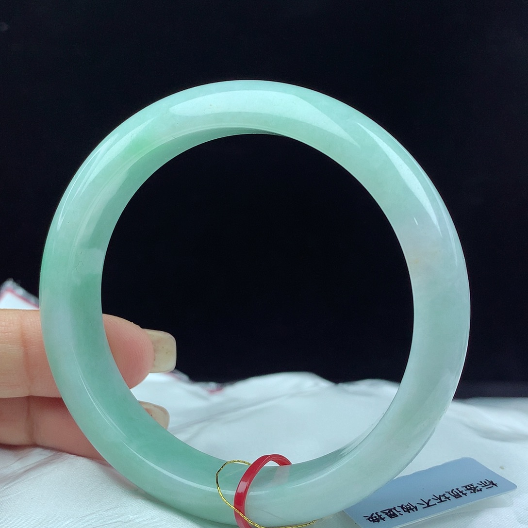 翡翠手镯未镶嵌58圈 0195