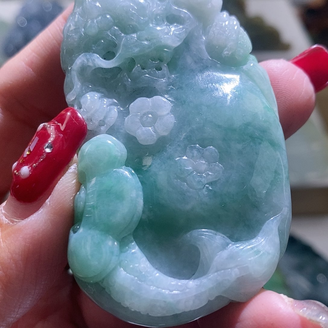 【闪购商品】翡翠颈饰未镶嵌龙牌