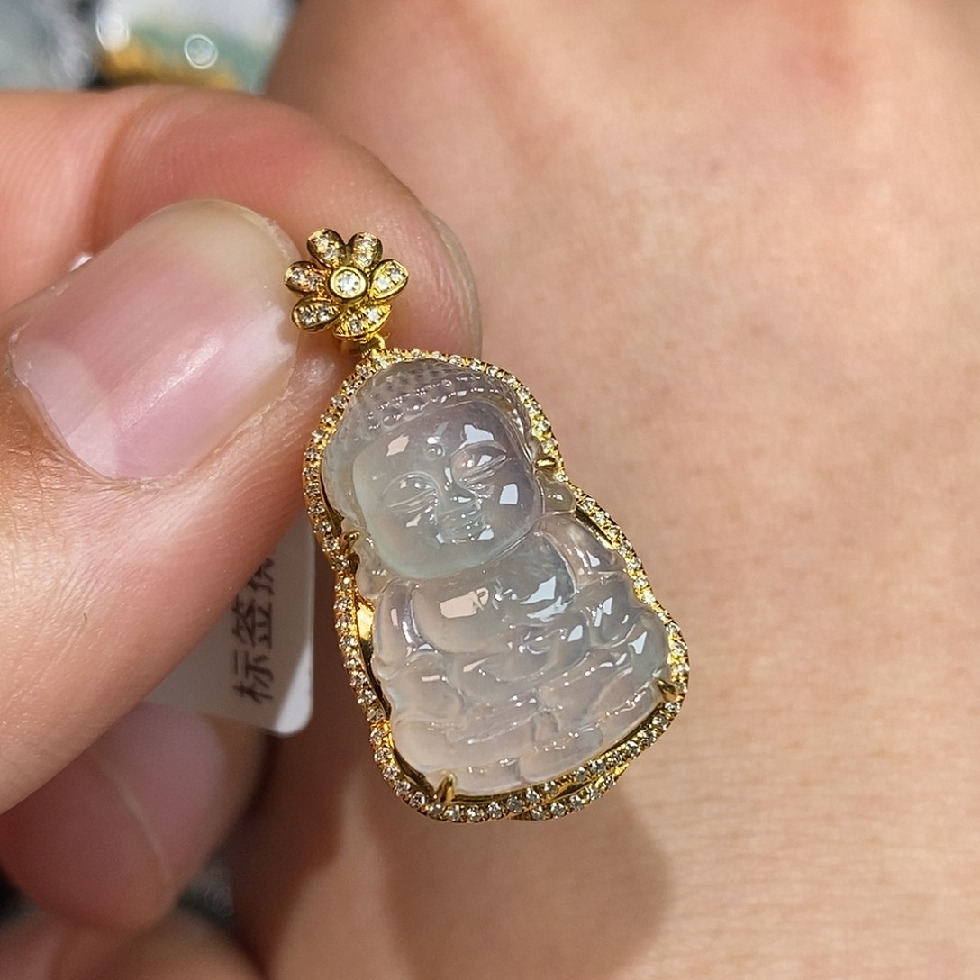 翡翠颈饰18K金镶嵌宝宝佛
