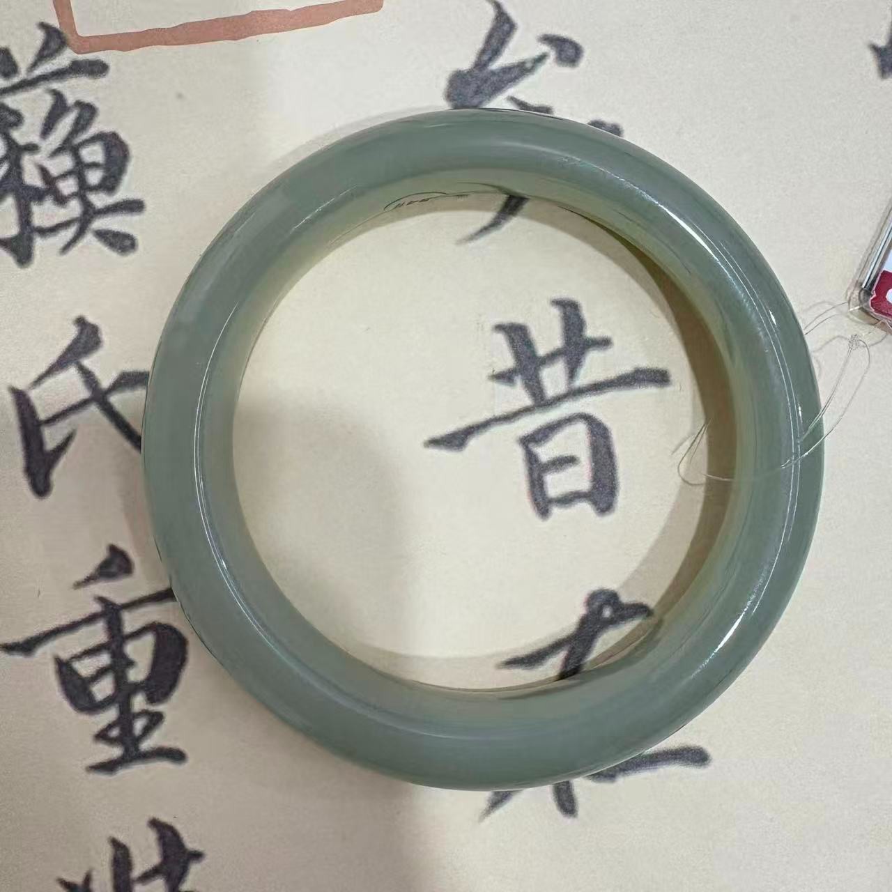 周大生和田玉手镯高级感