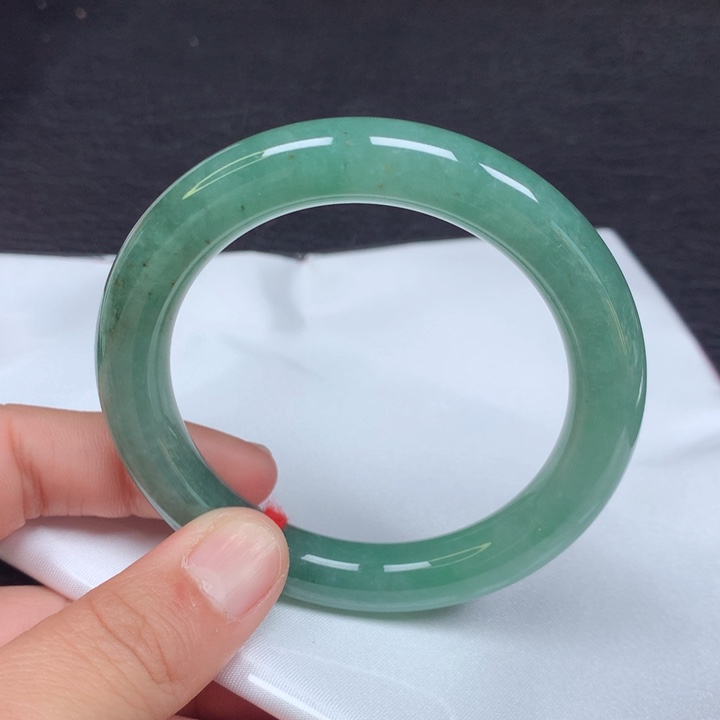 翡翠手镯（圆镯）未镶嵌