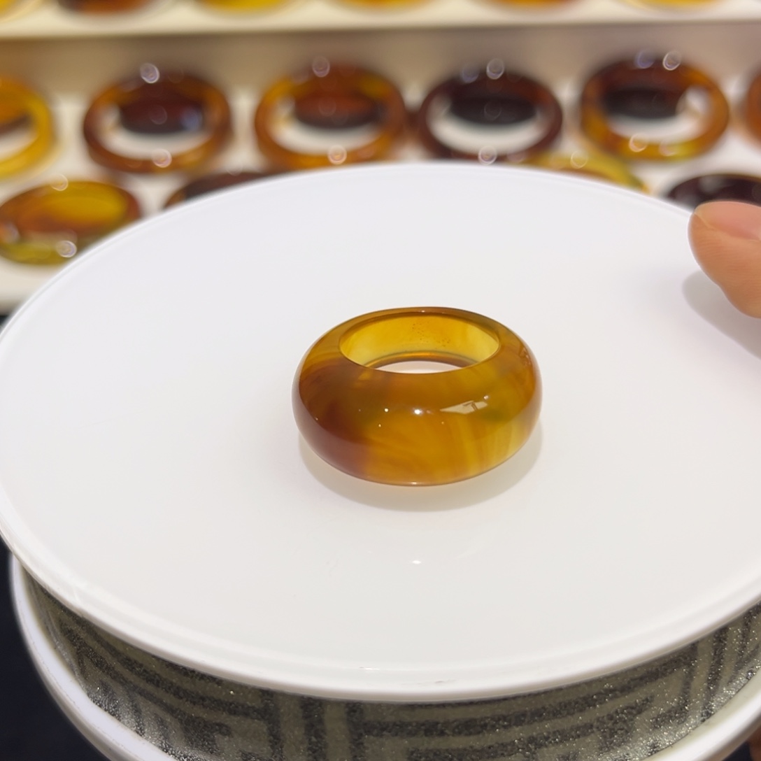 琥珀颈饰未镶嵌奥****)胖头戒指21