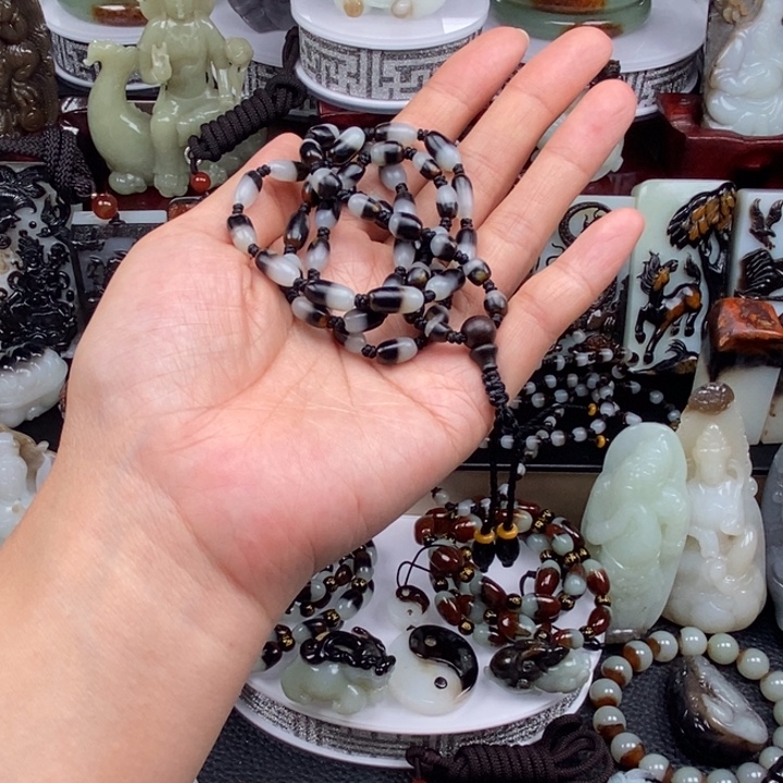 用***7和田玉未镶嵌颈饰