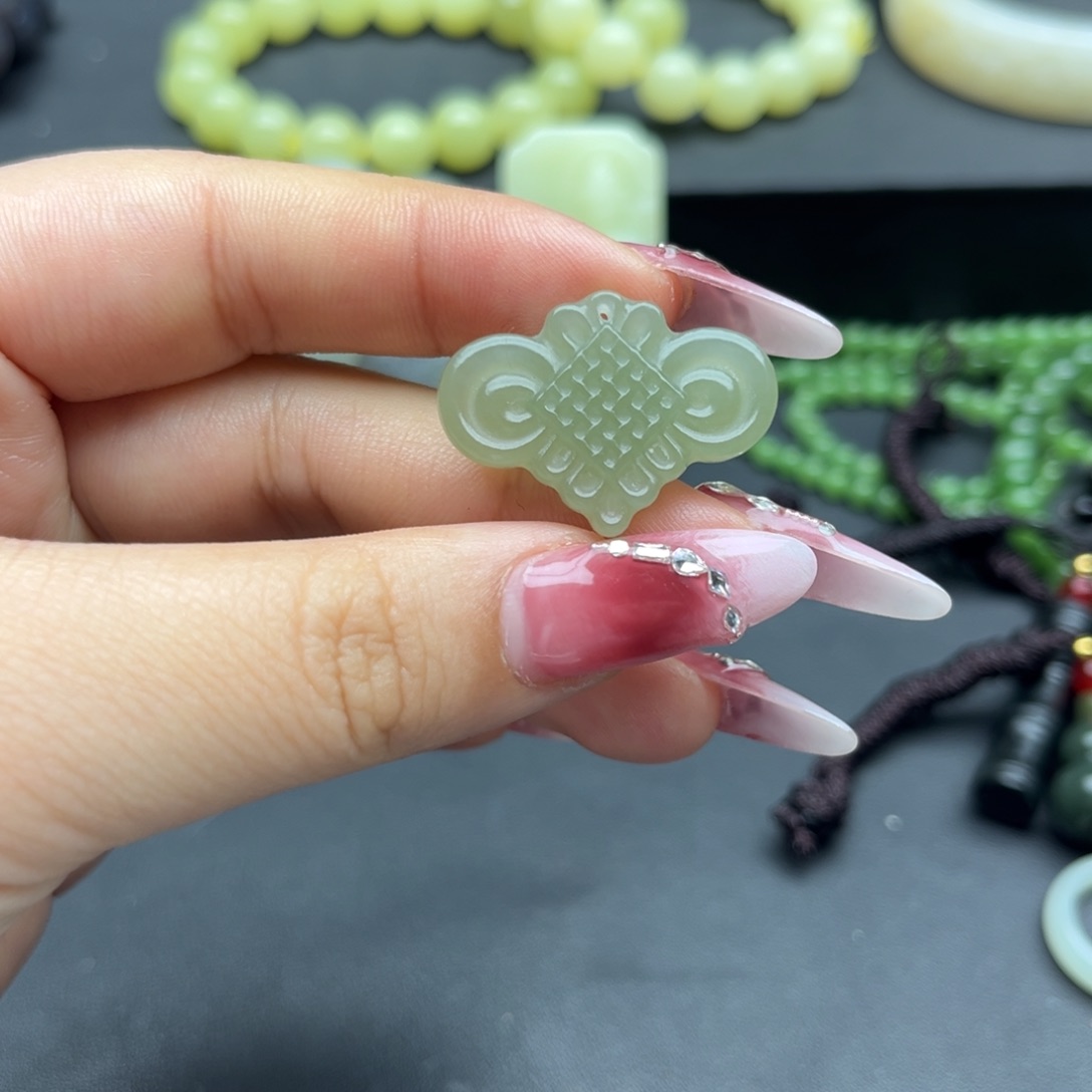 未镶嵌和田玉珠宝半成品