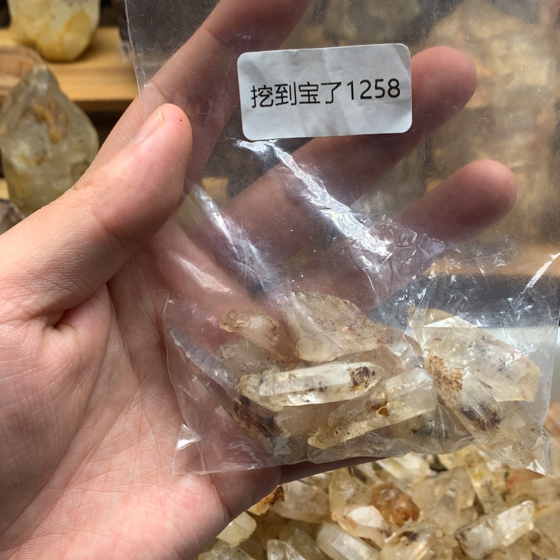 旺***仔水晶未镶嵌珠宝半成品