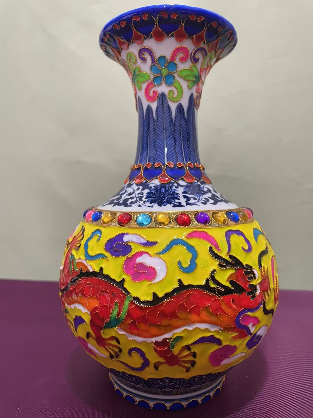 E001景泰蓝镶宝石青龙花纹观赏瓶