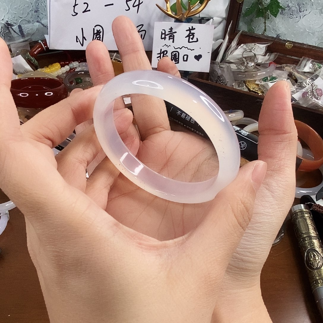 玛瑙/玉髓未镶嵌手镯0098。58.5圈。