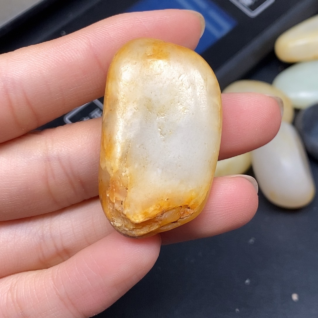 和田玉（糖玉）未镶嵌挂件