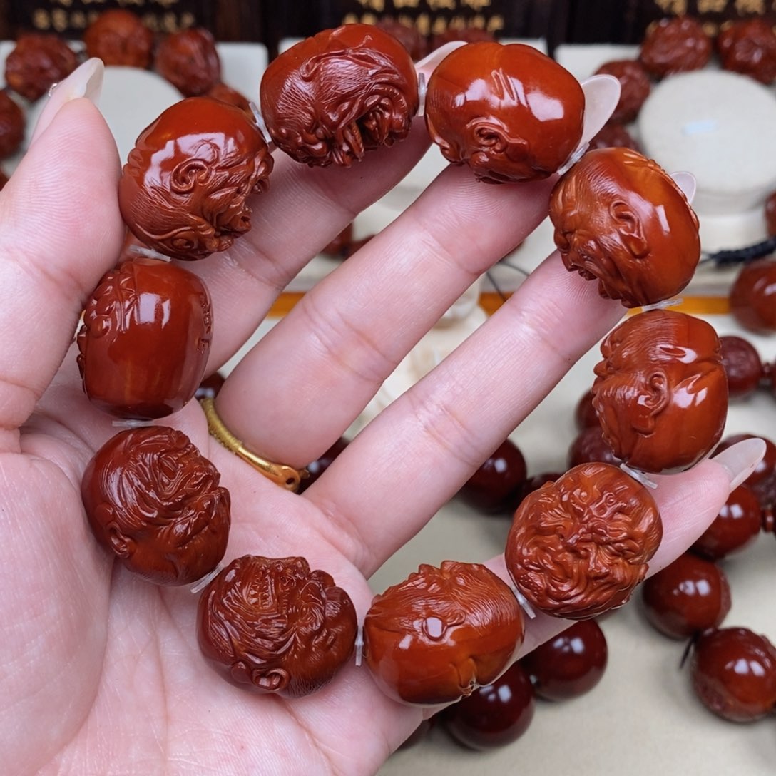 橄榄核吊坠让****心橄榄核恶僧