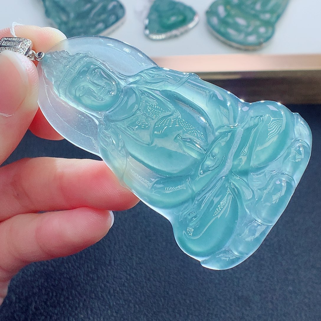 翡翠颈饰未镶嵌翡翠