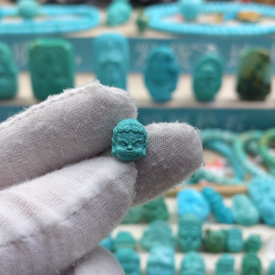 绿松石配饰未镶嵌