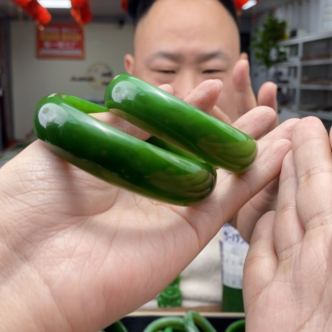 和田玉手镯未镶嵌多样性发货 拍一发一
