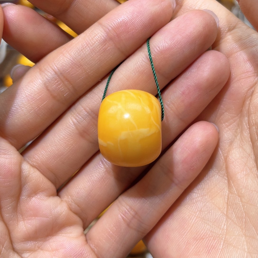 【闪购商品】琥珀裸石未镶嵌墩子