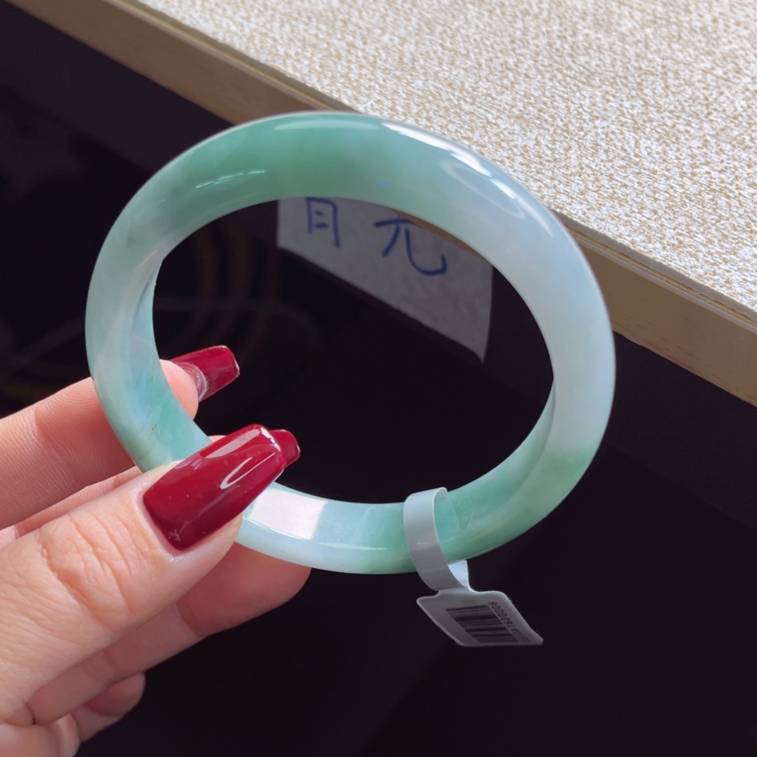 翡翠手镯未镶嵌手镯