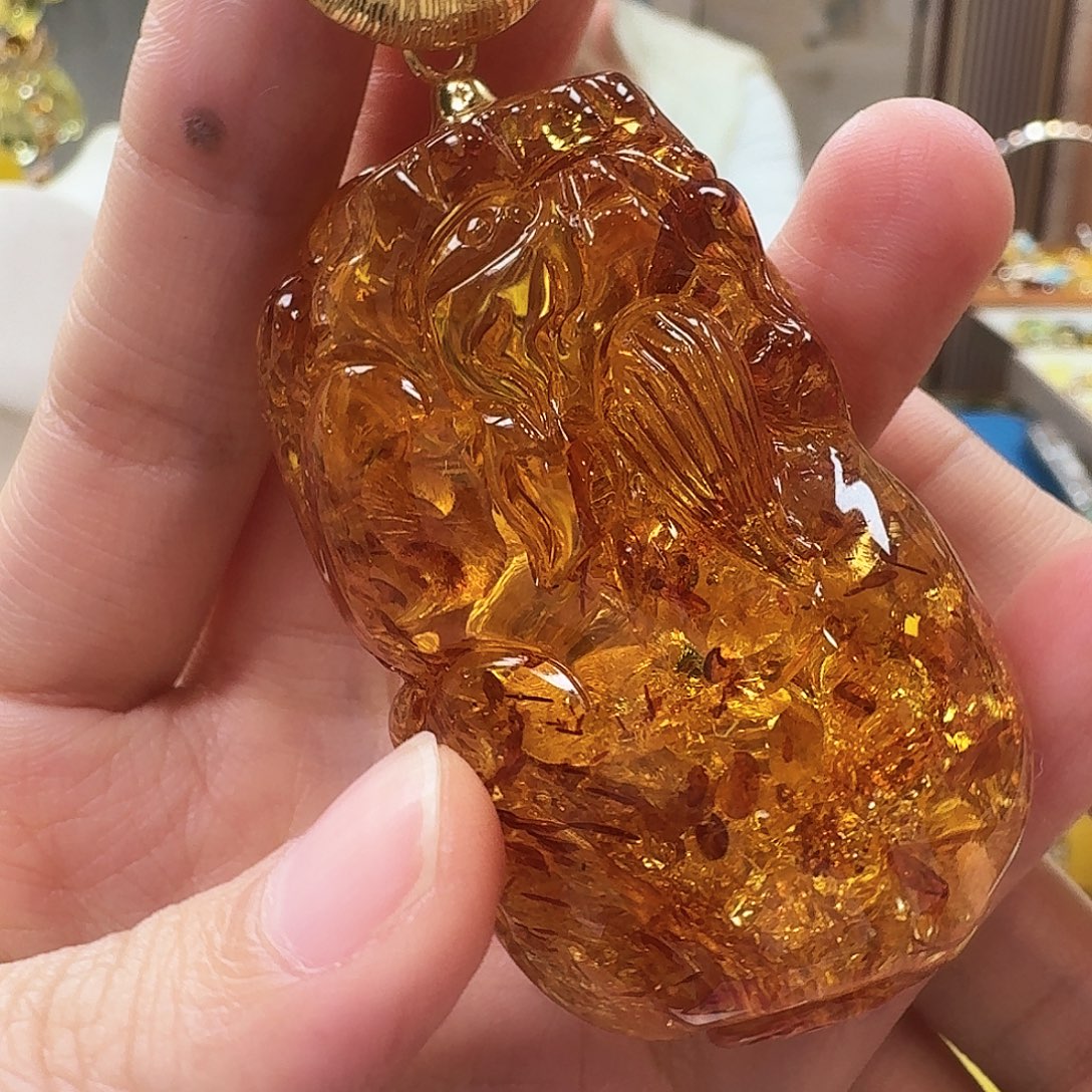 琥珀未镶嵌颈饰吊坠