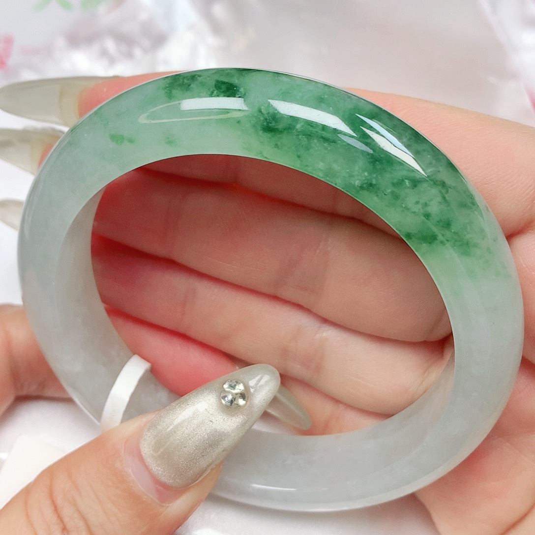 翡翠手镯未镶嵌抖音766