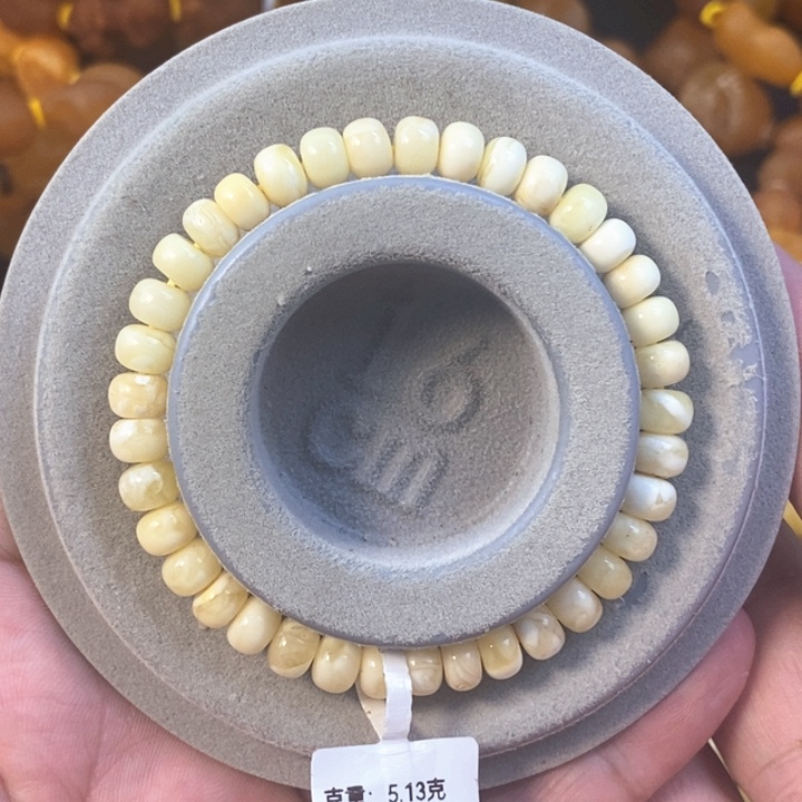 未镶嵌琥珀手链6.8俄料白花手串