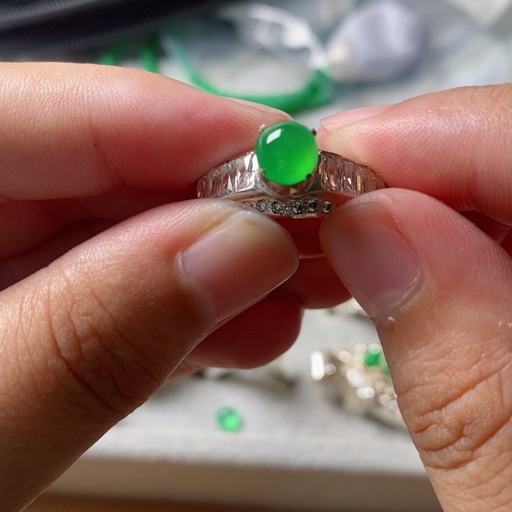 翡翠戒指未镶嵌翡翠冰种