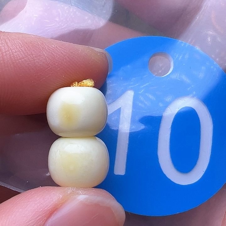 蜜蜡裸石未镶嵌9.9m m