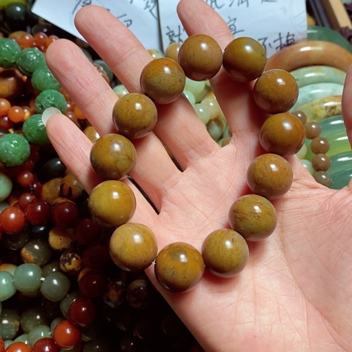 岫岩河磨玉（透闪石质玉）手链未镶嵌