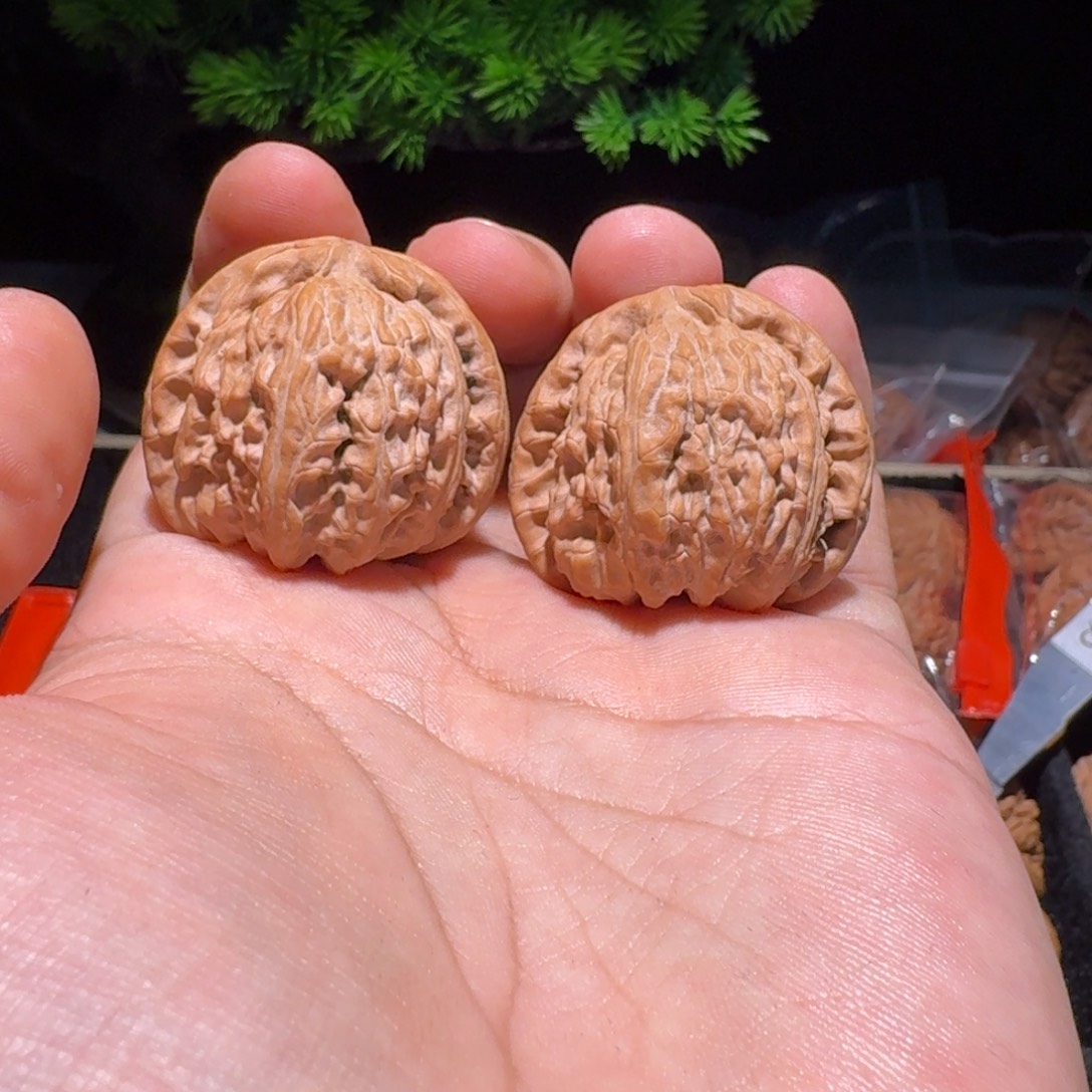 让***儿文玩核桃吊坠白狮子