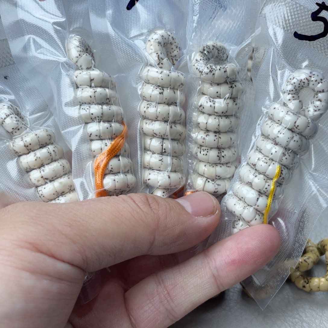 星月菩提吊坠6mm大留白性价比高货原白大肠