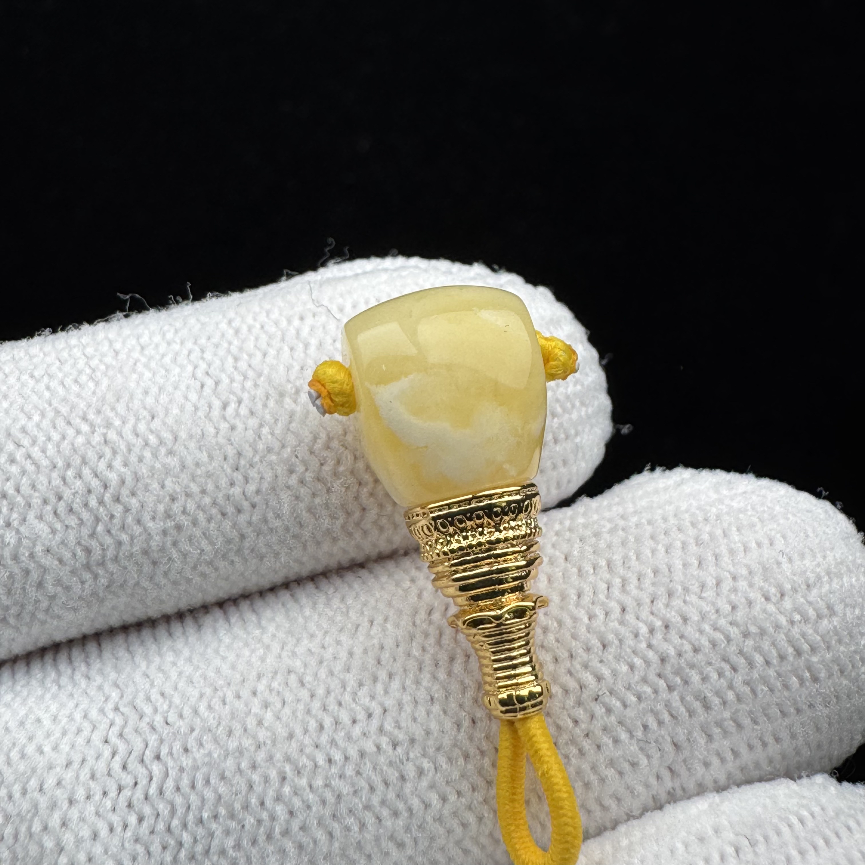 Z2295天然原矿俄料蜜蜡三通9+mm支持复检