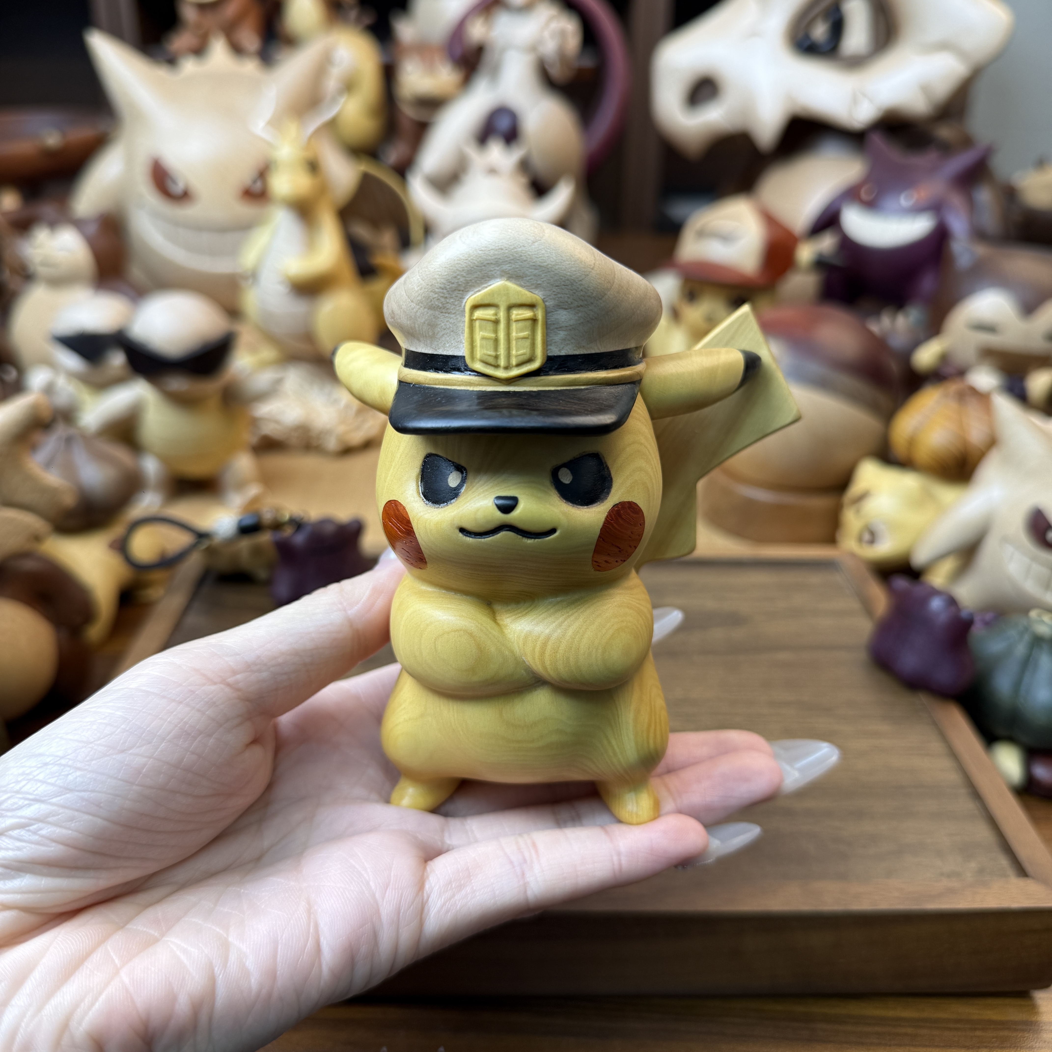 小叶黄杨木船长皮卡丘实木摆件