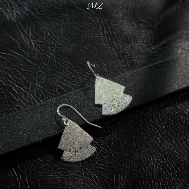 925银耳饰 拉丝耳饰风扇形耳环拉丝设计感百搭-圣诞树耳挂0985