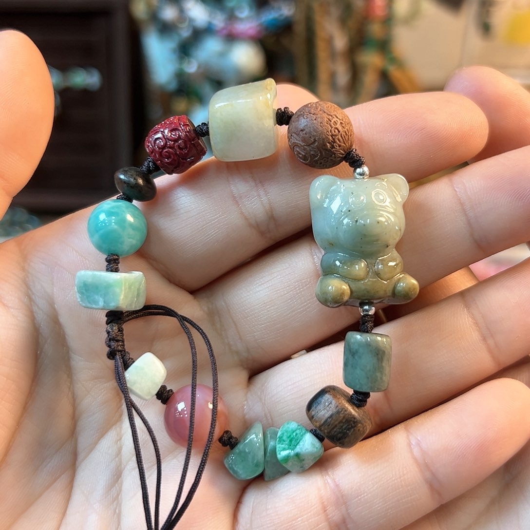 翡翠颈饰未镶嵌手串