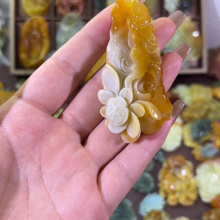 未镶嵌蛇纹石玉颈饰