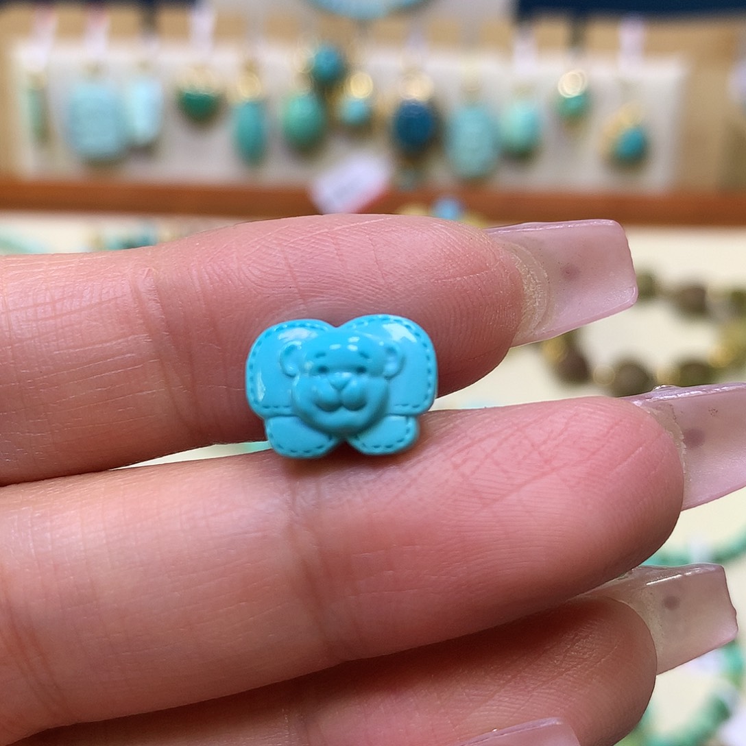 绿松石未镶嵌雕刻件