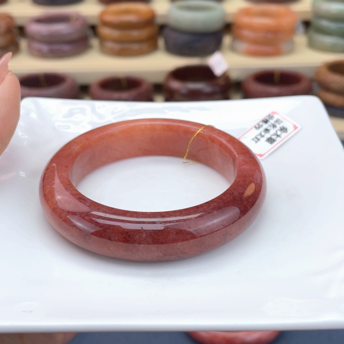 【闪购商品】石英质玉手镯未镶嵌月***?