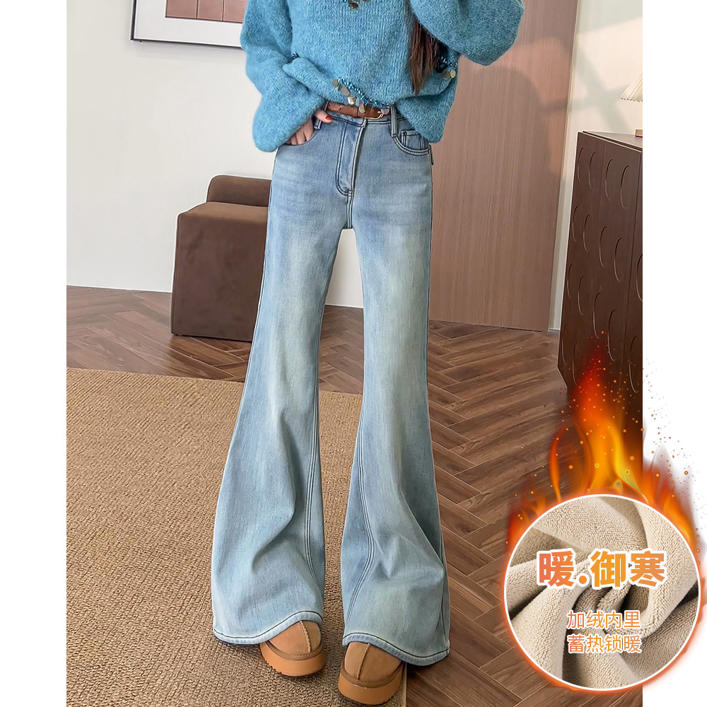 351浅蓝色微喇叭牛仔裤女2025新款冬季小个子宽松不贴腿加绒裤