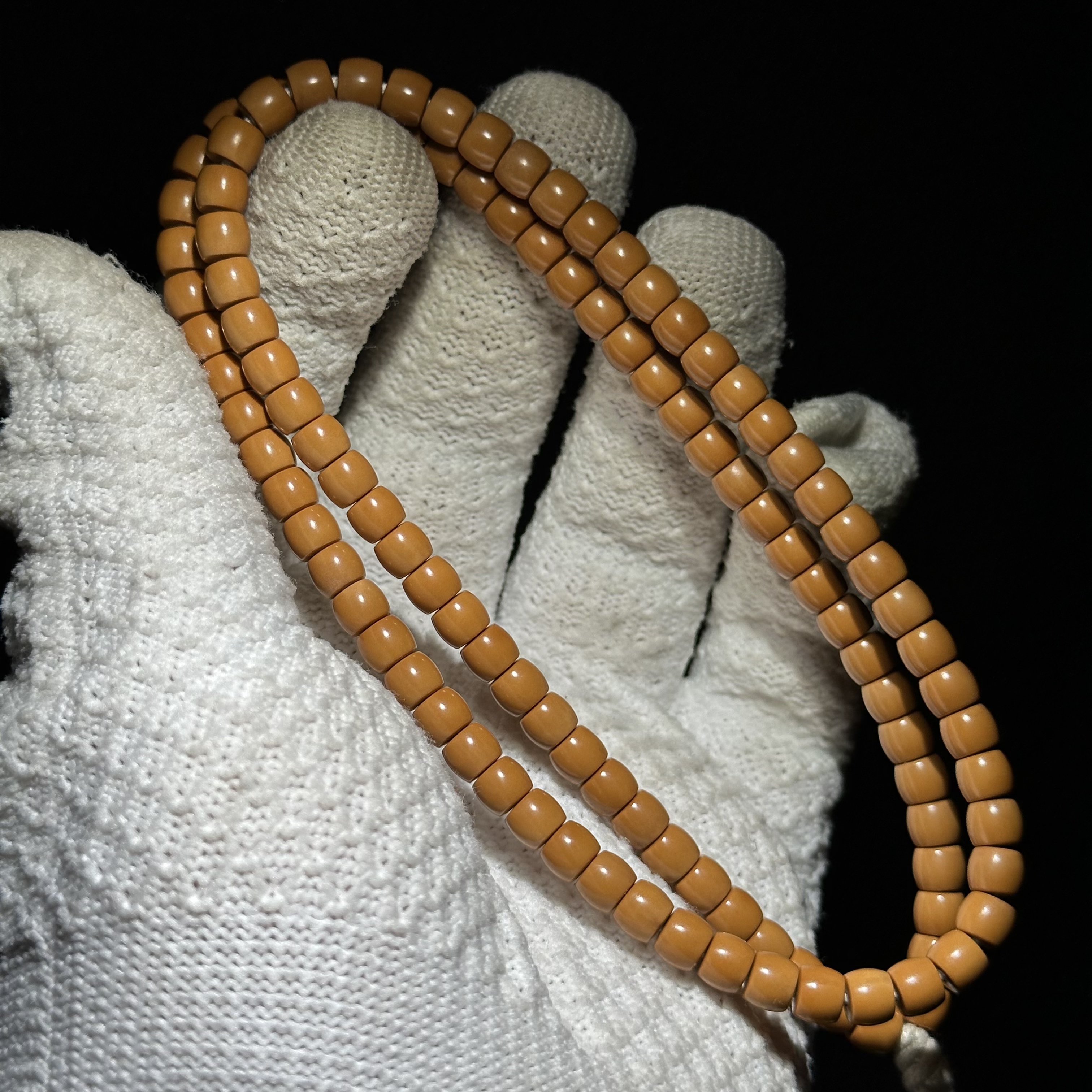 徐胖文玩橄榄核核尖三面无白【工作室】