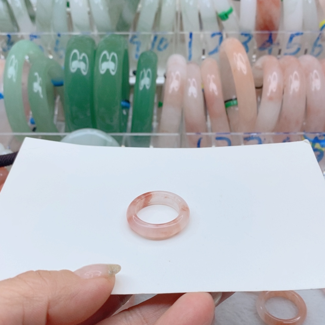 石英质玉戒指未镶嵌