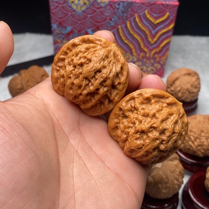 **** 把件文玩核桃44金公子